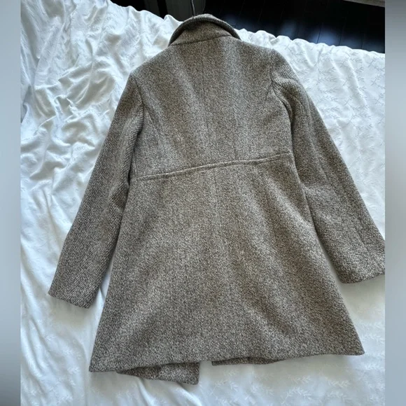 Coat - Picture 2 of 3